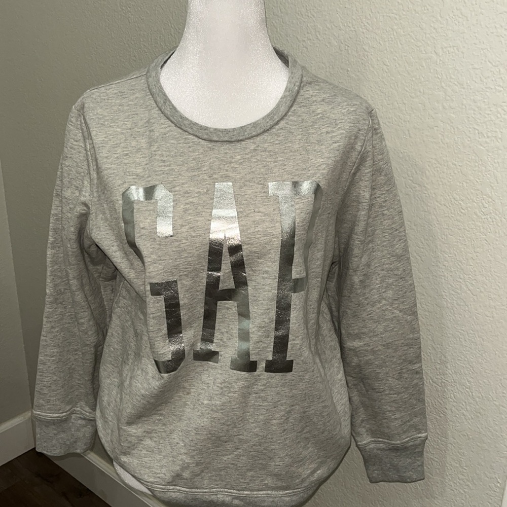⭐️✨3 for$20 ✨⭐️Gap sweater size m